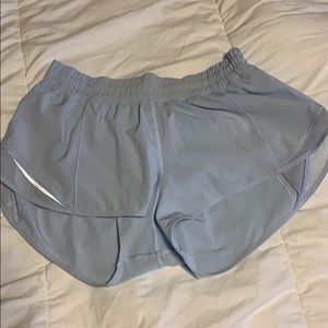 Lululemon hotty hot II 2.5” short